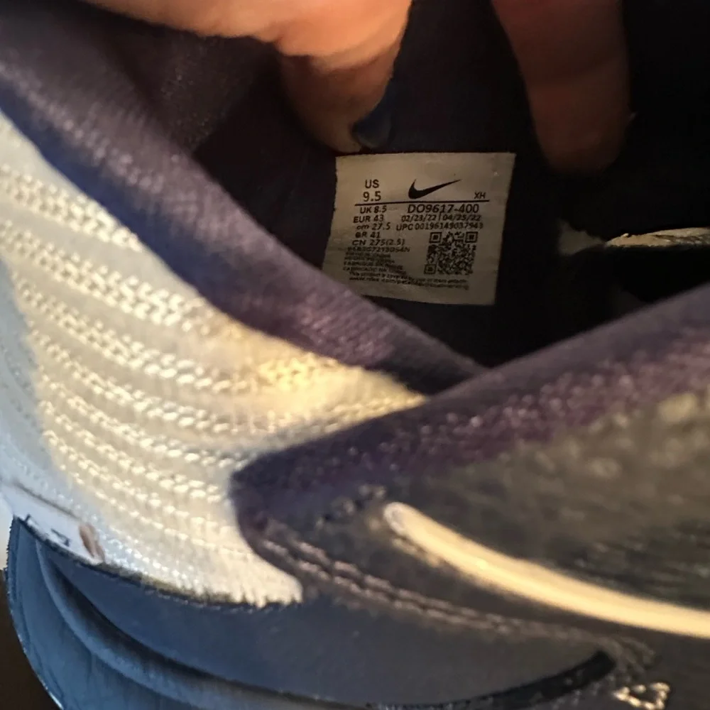 Men’s Nike Kyrie Low 5 basketball Navy shoes size 9.5